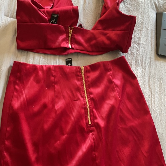 Two piece santin set - Picture 3 of 3